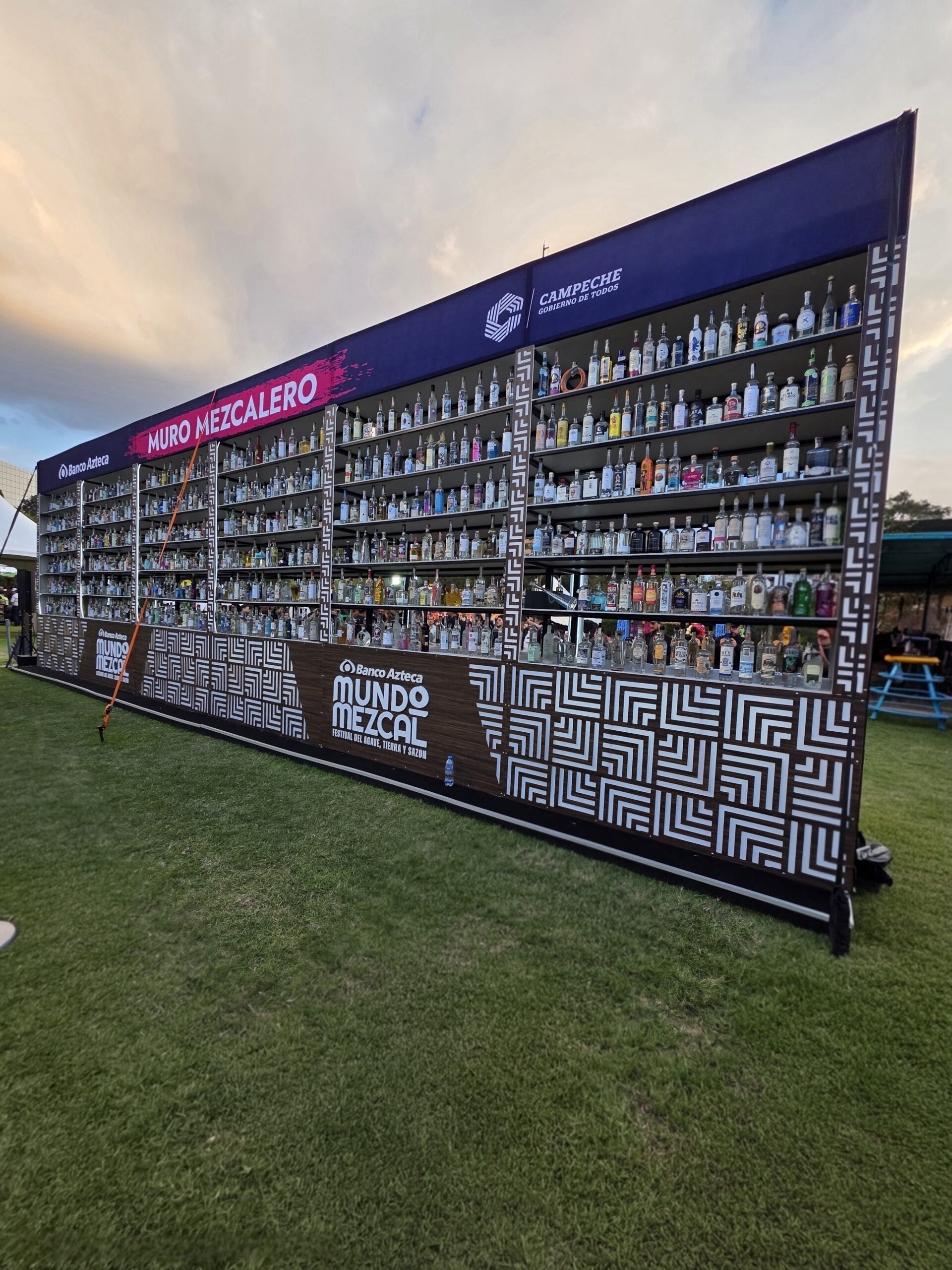Vista general del Muro Mezcalero de Mundo Mezcal 2025